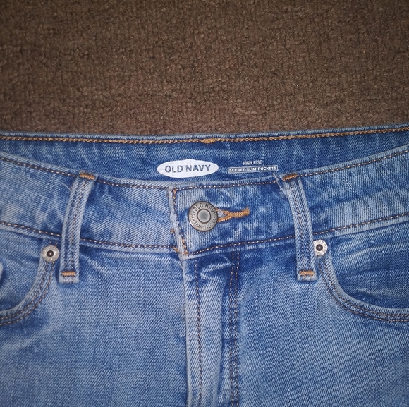 Shorts - Picture 2 of 4